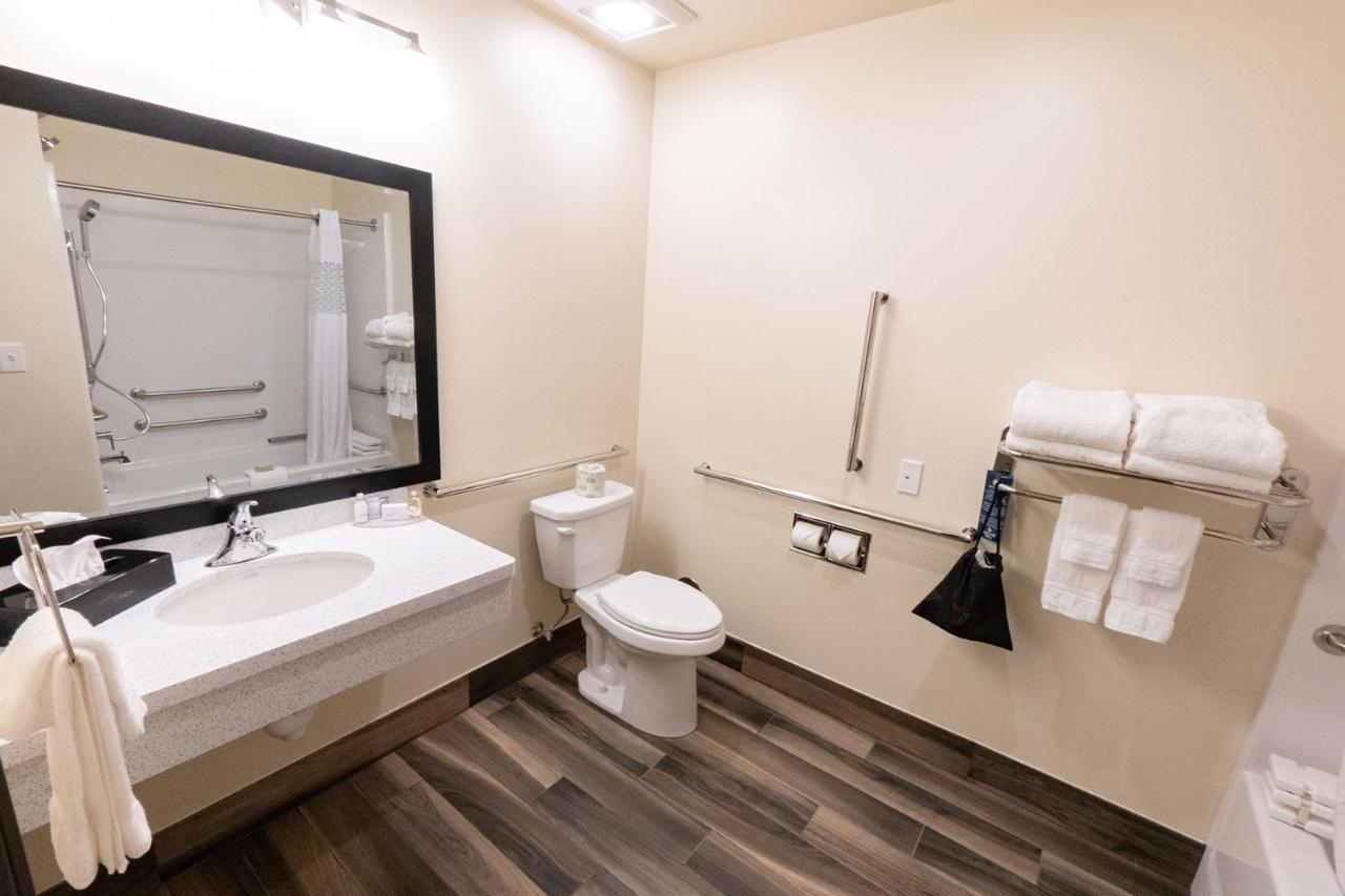Cobblestone Hotel & Suites-Sheldon Ngoại thất bức ảnh