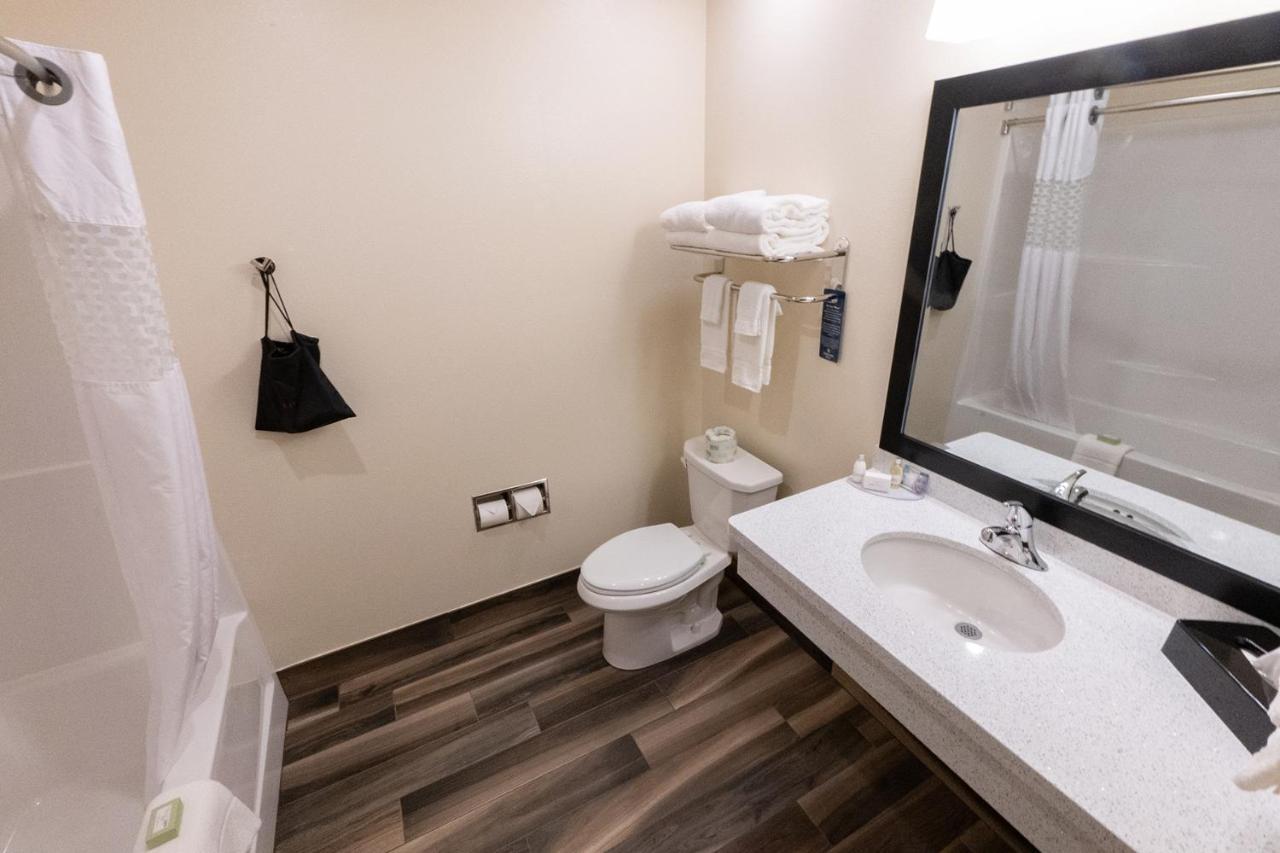 Cobblestone Hotel & Suites-Sheldon Ngoại thất bức ảnh